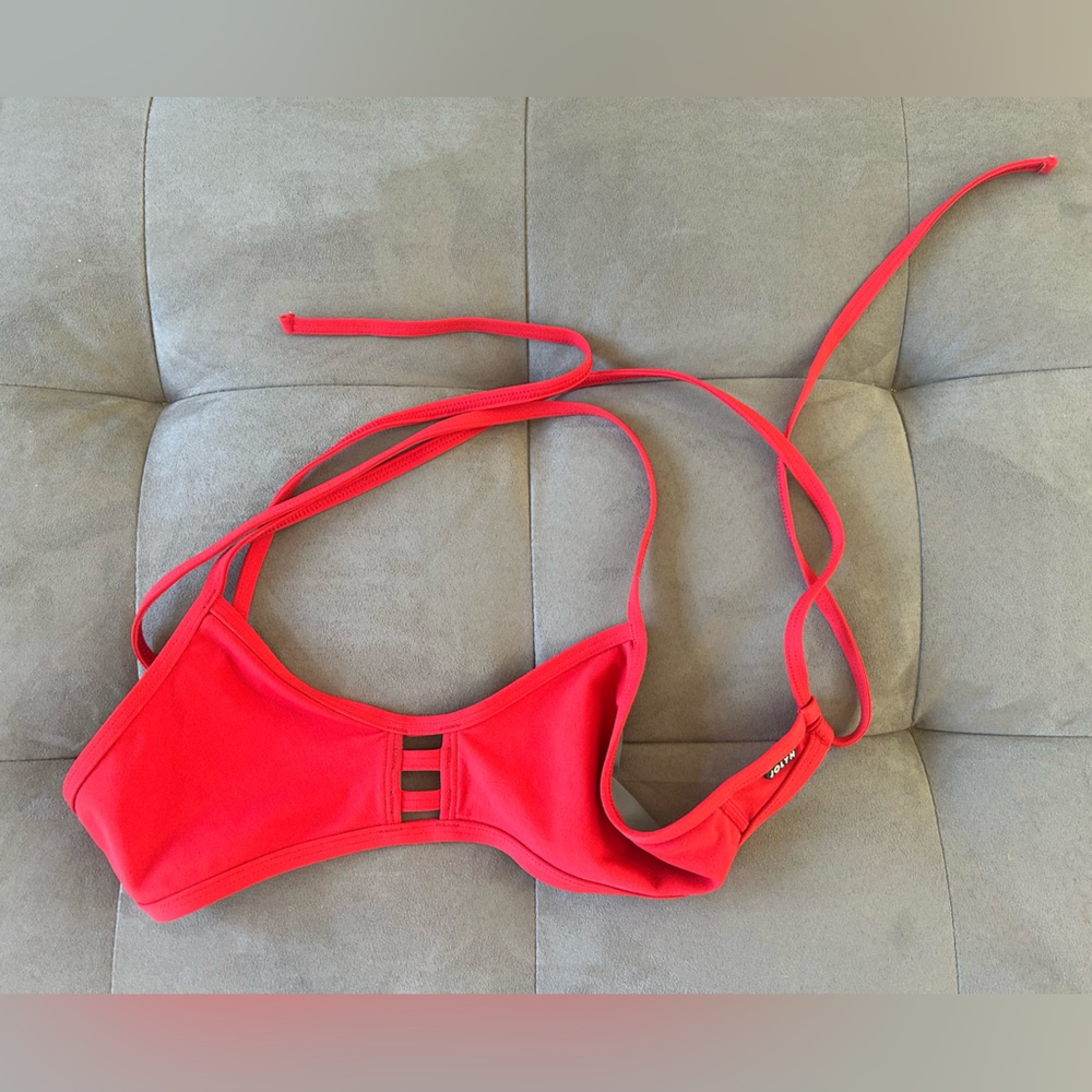 Women’s Jolyn “tomcat” swim top.